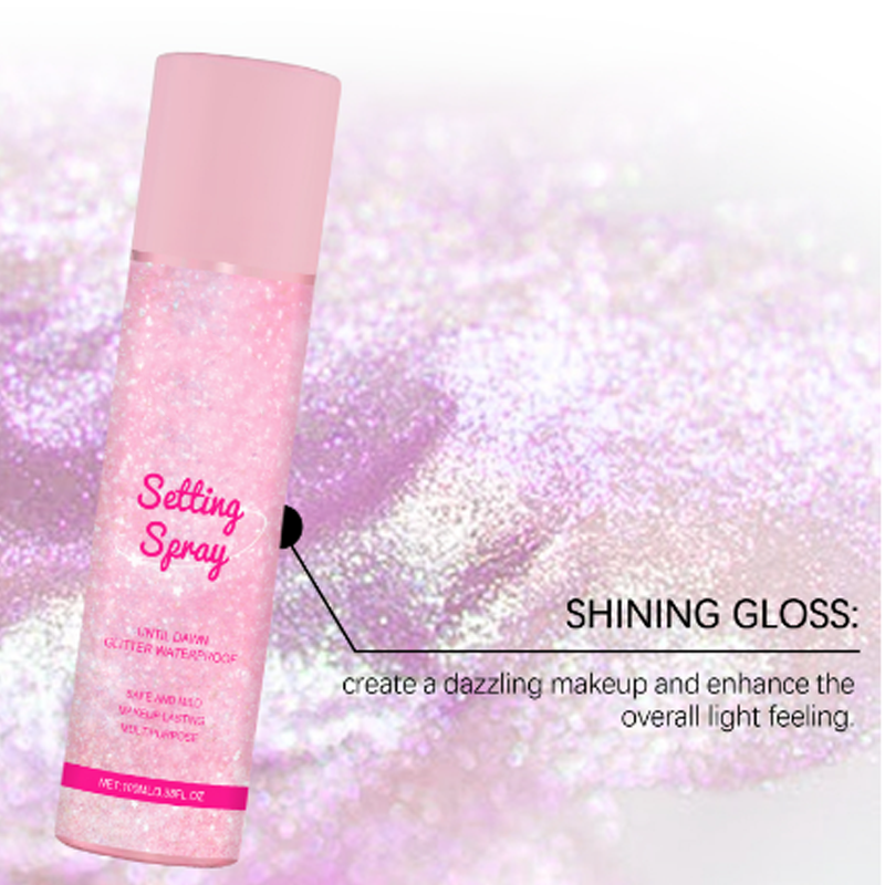 Refreshing Moisturizing and Oil-Control Setting Spray with Subtle Glow