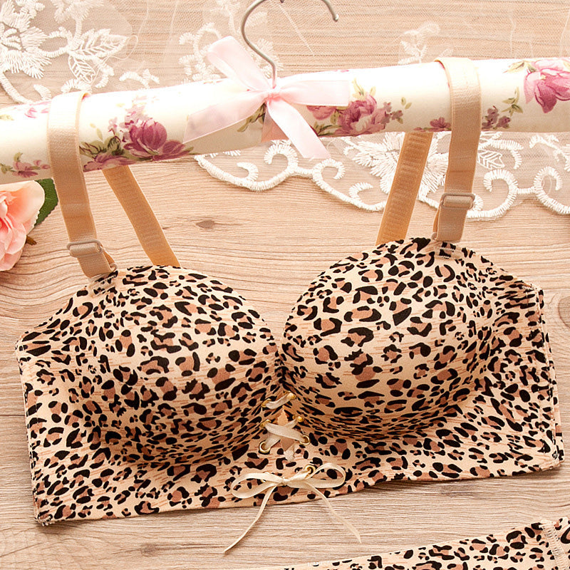 👙 50% OFF NOW! 💫 Detachable-Strap Non-Mark Gathering Bra – Adjustable Fit, Dual-Wear & Breathable ✨